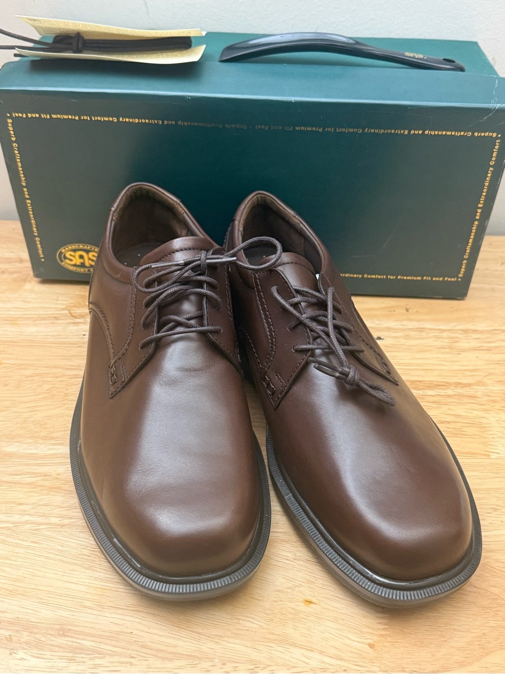 SAS Ambassador Mens 10M Brown Leather Comfort Dress Shoe NIB